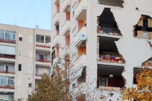 Mblidhet Keshilli Bashkiak Durres: Miratohet prishja e disa godinave te demtuara nga termeti